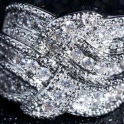 *SALE 💕 Dazzling Created White Sapphire Ribbon Ring Sizes 6/7/9/10 *See My Other Items*