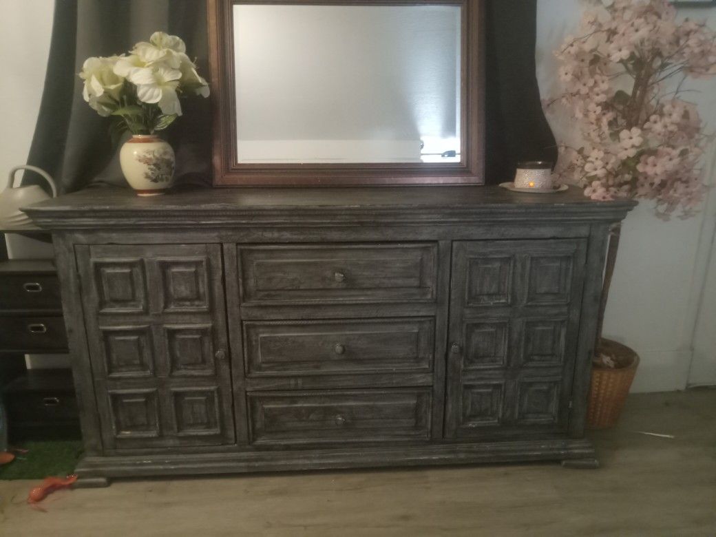 60 $ Rustic Green 3 Drawered Cabinet