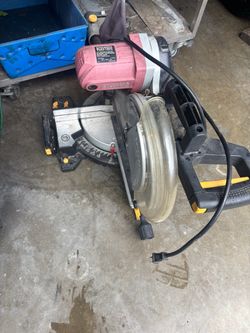 Sliding miter saw