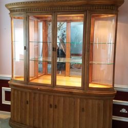 Century VINTAGE OVAL CHINA Cabinet...