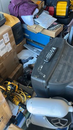 Huge garage sell on October 16 and 17 at 4552 shoreviw ct Union City a lot of goody
