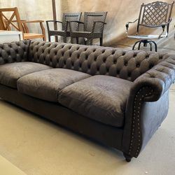 Chesterfeild 3 Seater Sofá