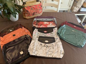 Large Purse With 10 Different Covers!  