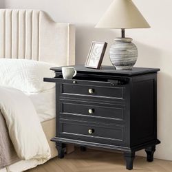 HULALA HOME Farmhouse 3 Drawer Nightstand with Tray, Drawer Organizer with Solid Wood Legs, Nightstand with Charging Station, Black