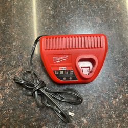 Milwaukee M12 Charger