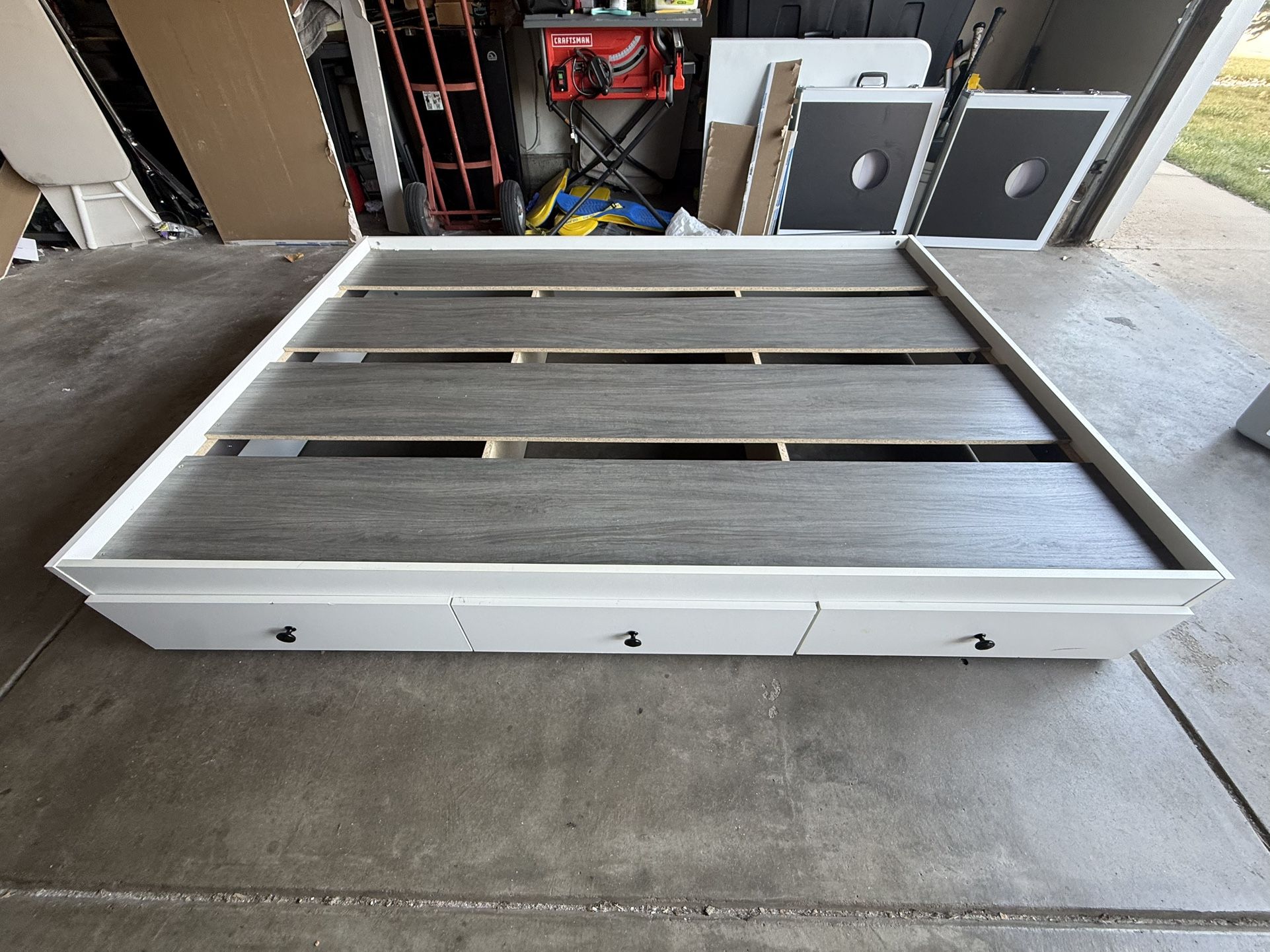 Full Size Wood bed frame With 3 Drawers