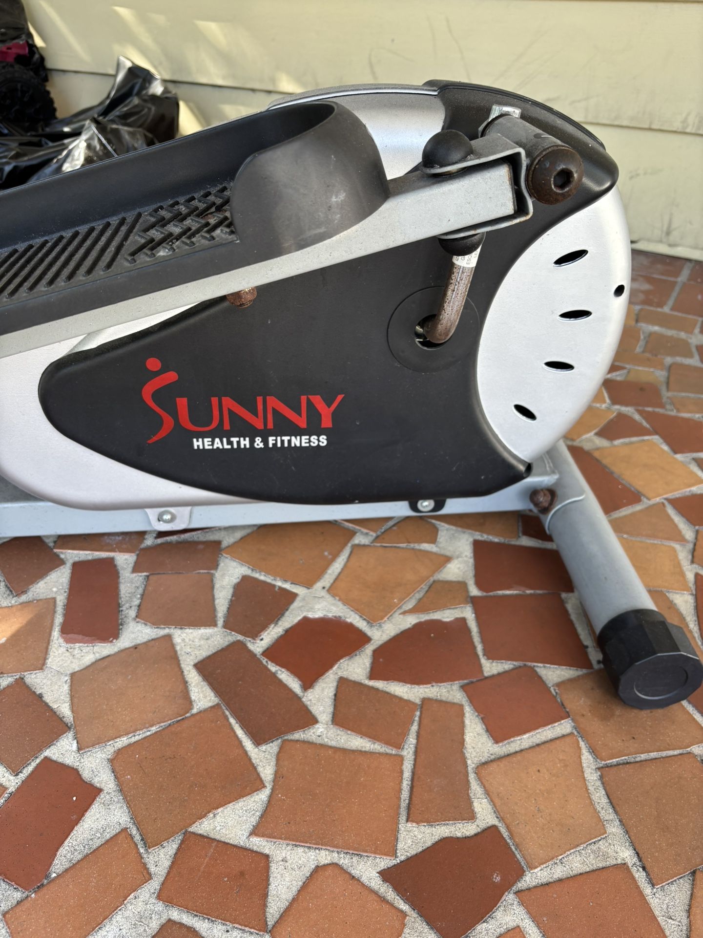 Sunny Health&Fitness Elliptical 