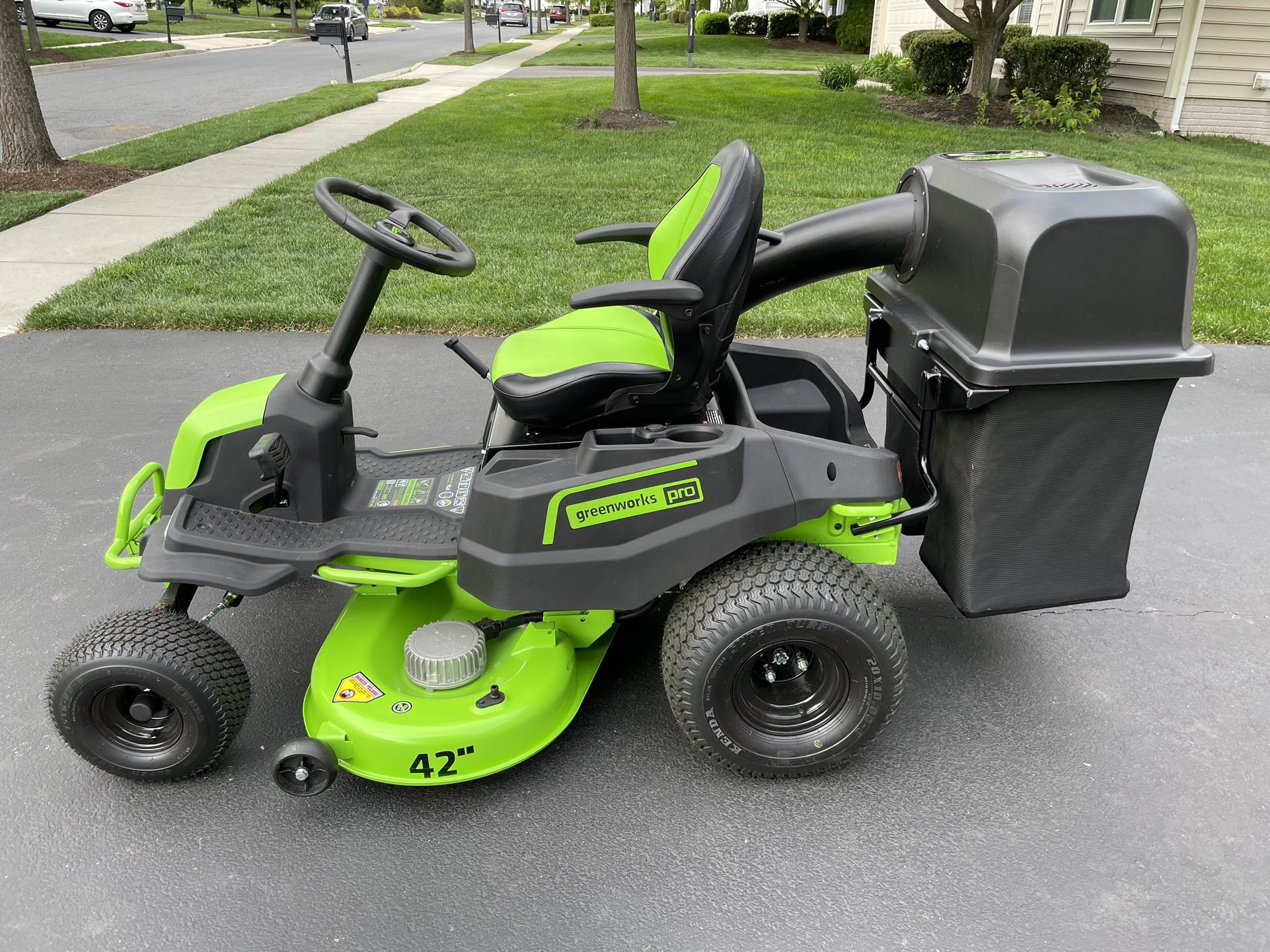 GreenWorks CrossoverT Electric Riding Mower 42”