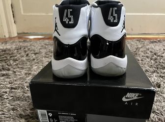 AIR JORDAN 11 CONCORD 2018 SIZE 9 USED WITH BOX for Sale in Brooklyn NY OfferUp