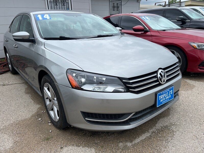 2014 Volkswagen Passat 1.8T SE
