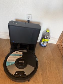 Shark 2-in-1 Robot Vacuum with Auto-Empty Dock