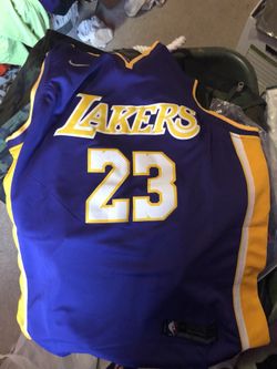 LeBron James Laker jersey