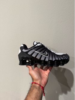 Size 11 - Men’s Nike Shox TL - NEW