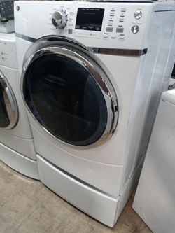GE dryer on pedestal - Free delivery