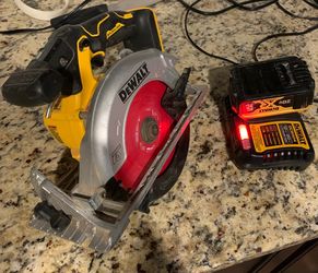 Dewalt circular saw and 5ah battery w charger