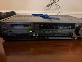 Sony EV-S900 Hi8 Video Cassette Recorder NTSC VCR w/ Sony RM-VLZ620