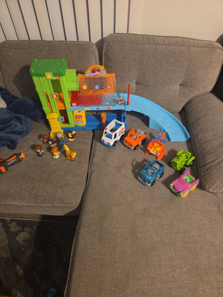 Little People Car Wash With People And Cars