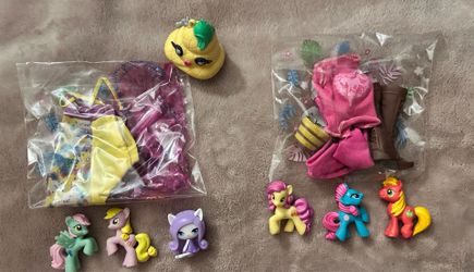 Kids Toys Barbie Doll Clothing And Accessories Bundle