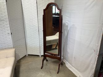 THE BOMBAY COMPANY Mahogany Cheval Mirror