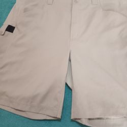 Columbia Fishing Shorts Men Size 40