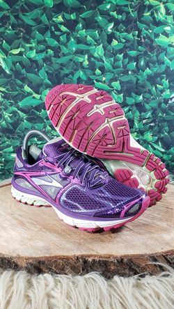 Brooks womens running shoe