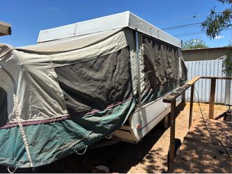 Pop up camper ( fixer upper)