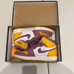 Air Jordan 1 Retro High OG GS ‘Brotherhood’ Size 6Y, 7.5 Women’s 