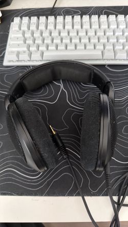 Sennheiser HD 560S Open-Back Over-Ear Wired Audiophile Headphones