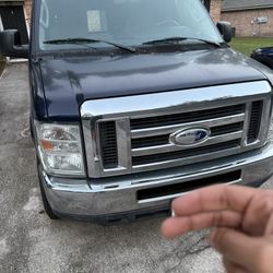 2014 Ford E-Series E-250 Cargo