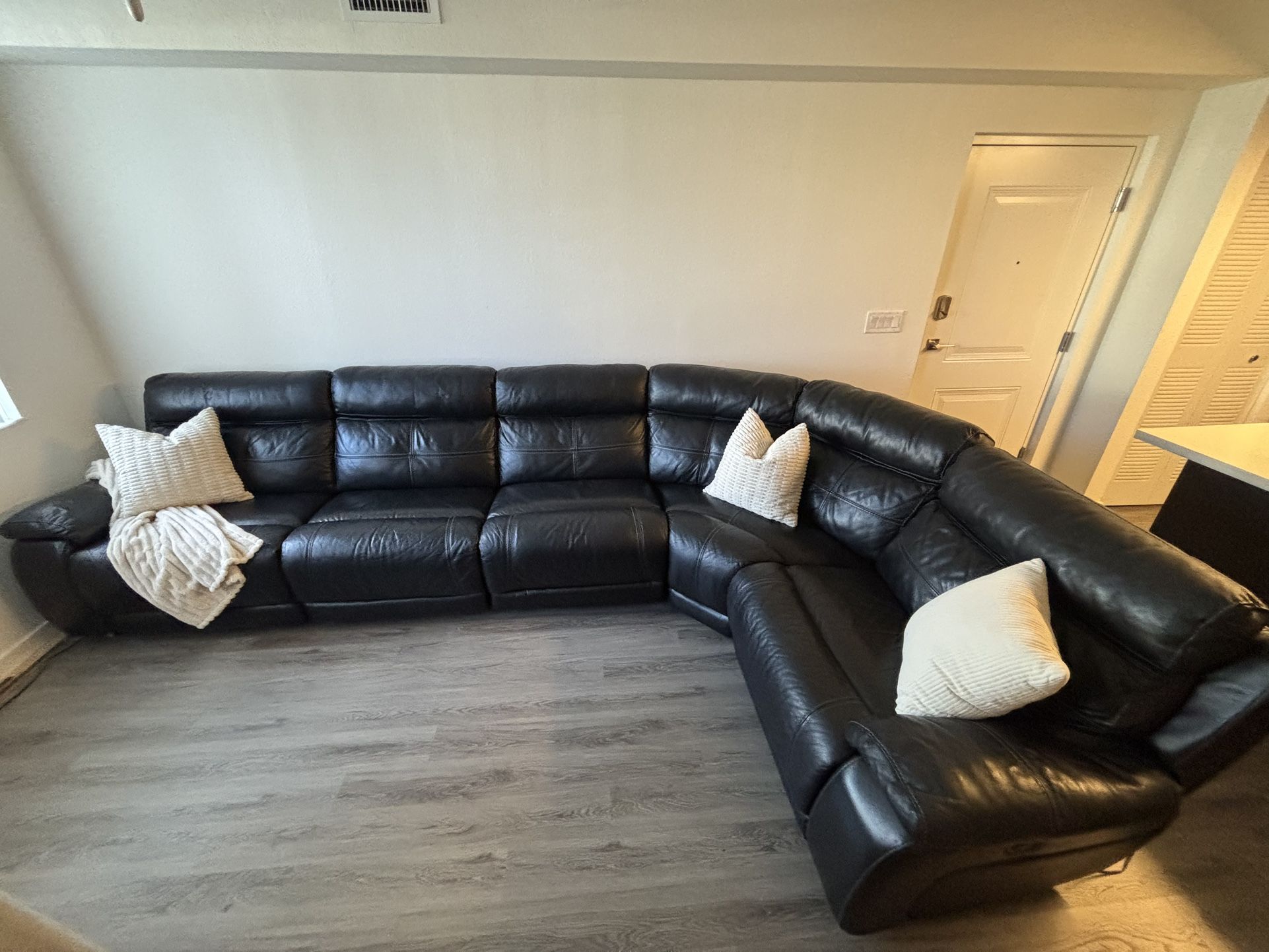 Free Delivery - 5 Piece Leather Recliner Sectional Sofa/Couch