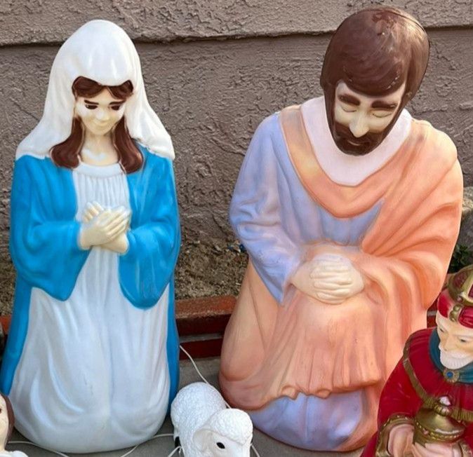 Empire Christmas Nativity Yard Decoration, Life Size 3 Piece Set Blow Molds, Includes Joseph and Virgen Mary with Light Cords, Retired Good Condition.