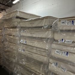 Luxury Saatva & Tempur-Pedic Mattresses – 50-80% Off!     •    Brand New, Minor Blemishes (Nothing That Affects Comfort)     •    King, Queen, Full, T