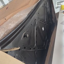 2000-2004 Gmc Yukon Hood  And Grill 