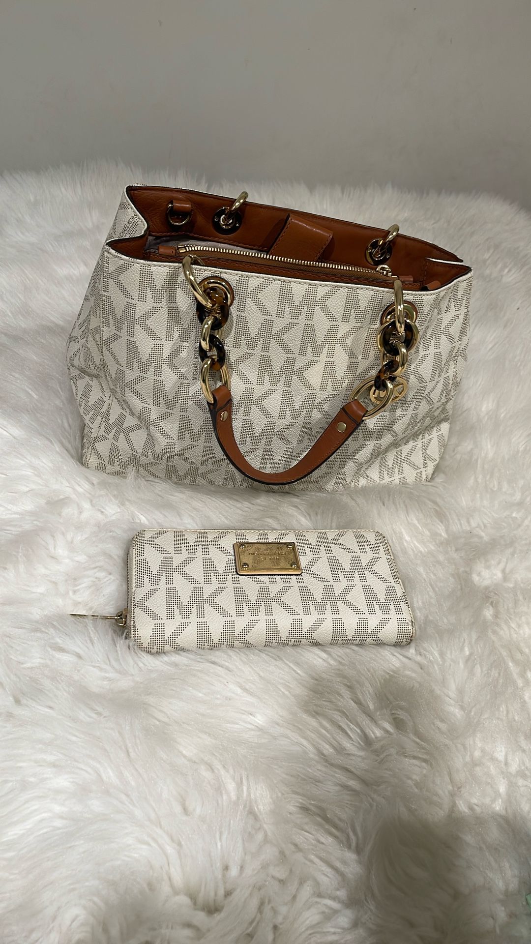 MICHAEL KORS PURSE WITH WALLET 