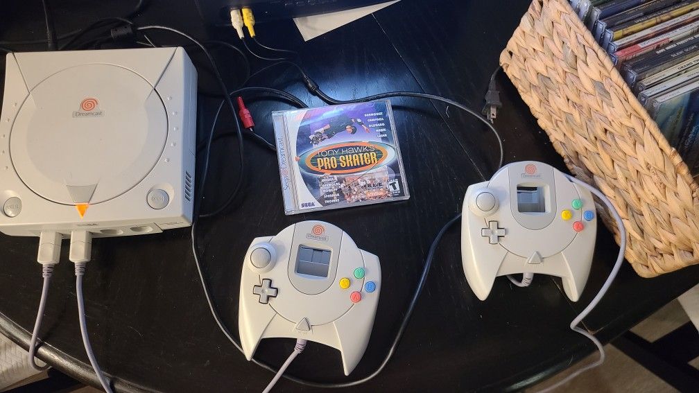 Sega Dreamcast, Controllers And Burned Games