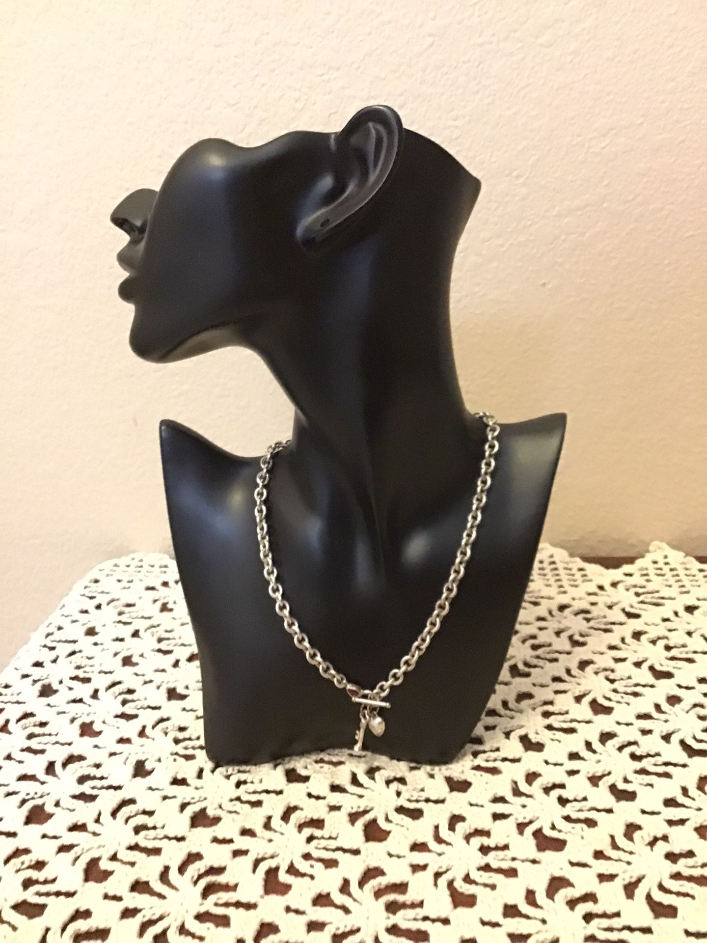 Vintage CAROLEE Necklace. Small Heart and Key Charm Chain Toggle Clasp Necklace. Collectible. 16” 31 Grams
