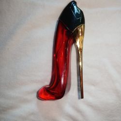 Carolina Herrera Very Good Girl Perfume 