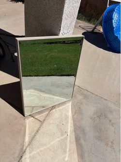 Grey mirror