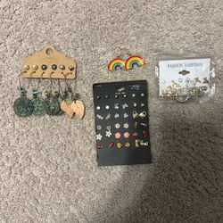 Earrings 
