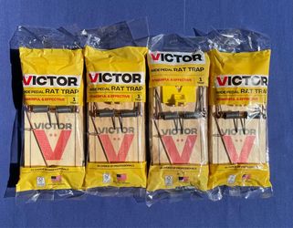 Victor M205 Original Rat Trap Reusable Wood Spring Wide Pedal Trap USA LOT of 4