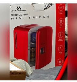 Mini desktop fridge