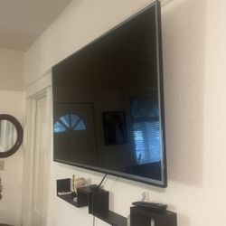 LG 60 Inch Smart tV 