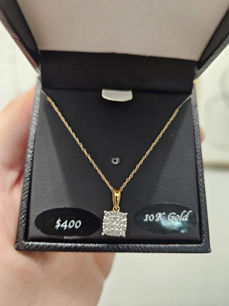 $100 Diamond Cluster 18" Pendant Necklace in 10k Gold
