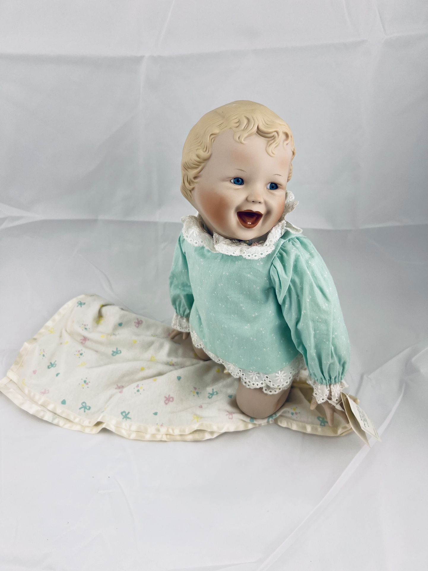 Porcelain Doll Yolanda Bellos