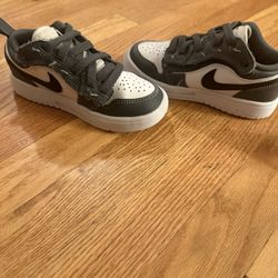 Jordan 1 Low Alt Kids Shoe Size 11.5 C