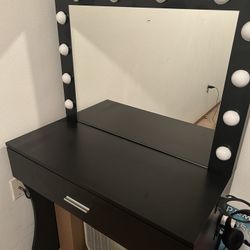 Working Lights, opens And Close, outlet, Two Drawers, mirror,