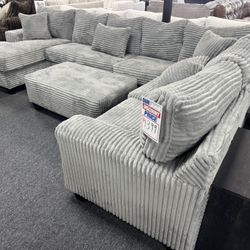 U Shape Sectional. 🚚WE DELIVER🚚