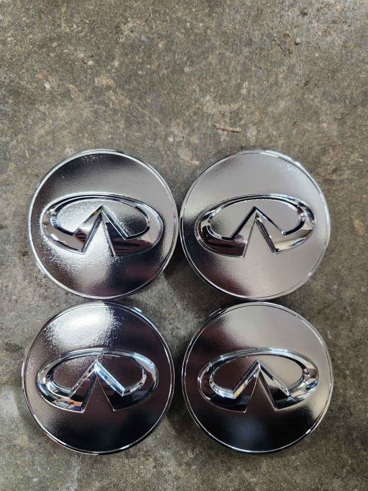 Infiniti Oem wheel center caps