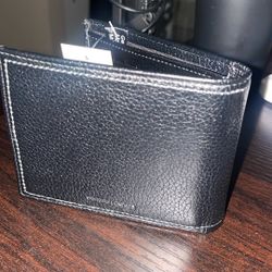 Brand New  Super Pebble Passcase Bloomingdale’s Men’s wallet 