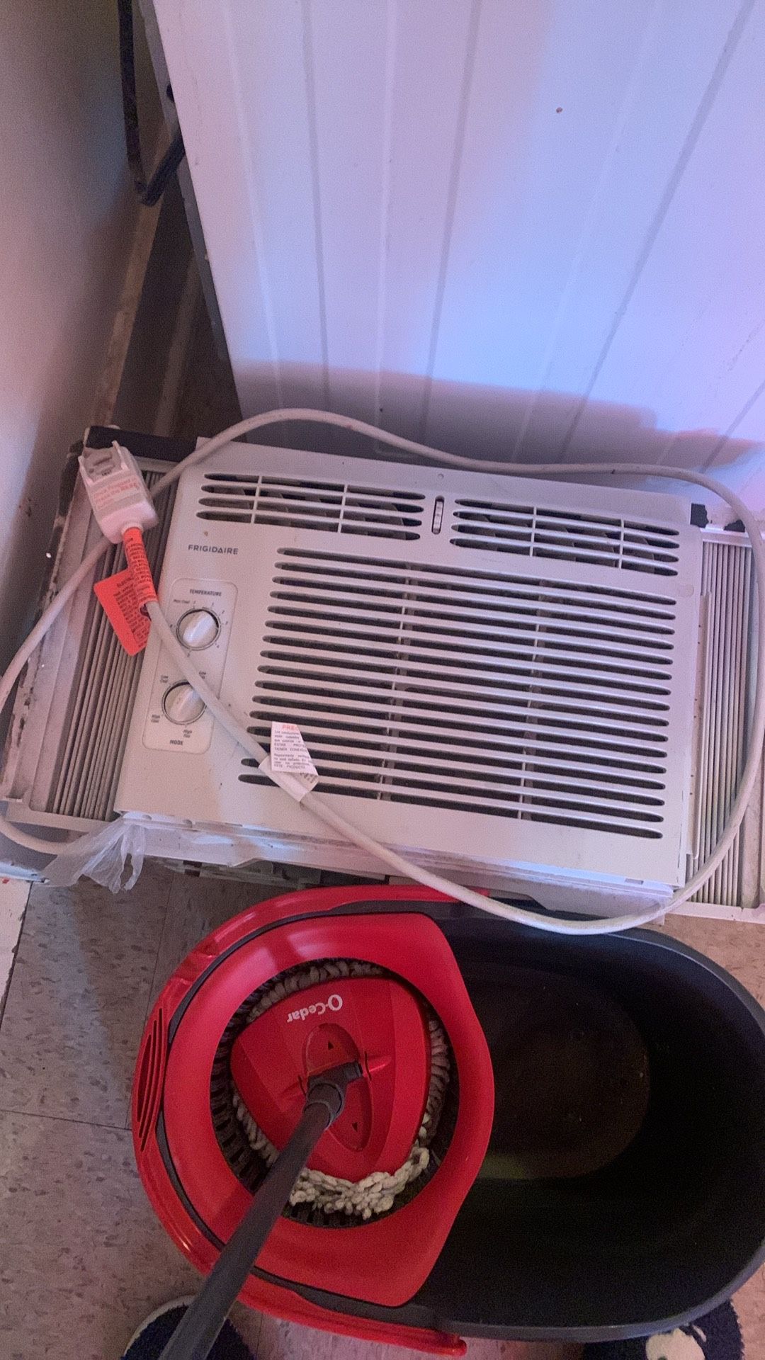 AIR CONDITIONER